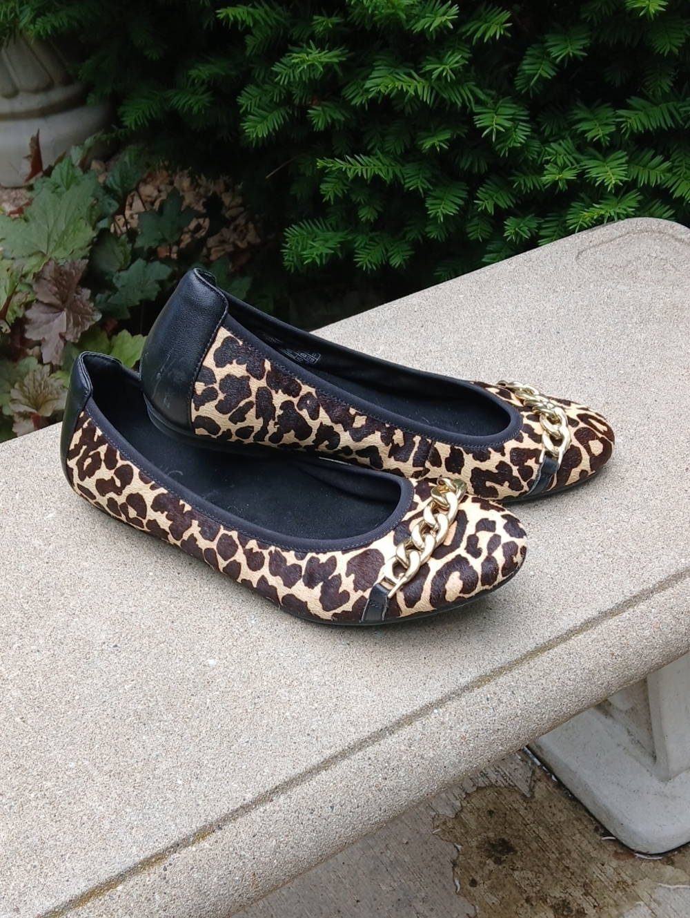 Vionic Pera style Ballet Flat leopard print calf hair Sz 9